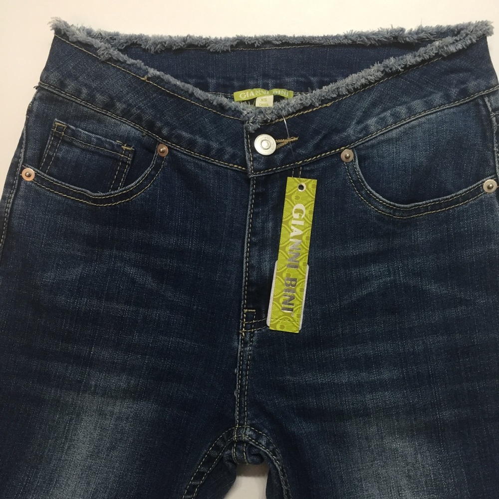 🚫SOLD🚫Gianni Bini Delia Crop Jean - Picture 3 of 8